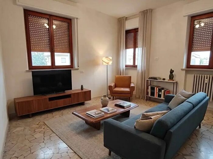 Appartamento con 8 locali in vendita in Viale Coppini, Moglia