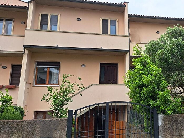 Casa con 8 locali in vendita in Rosignano Marittimo