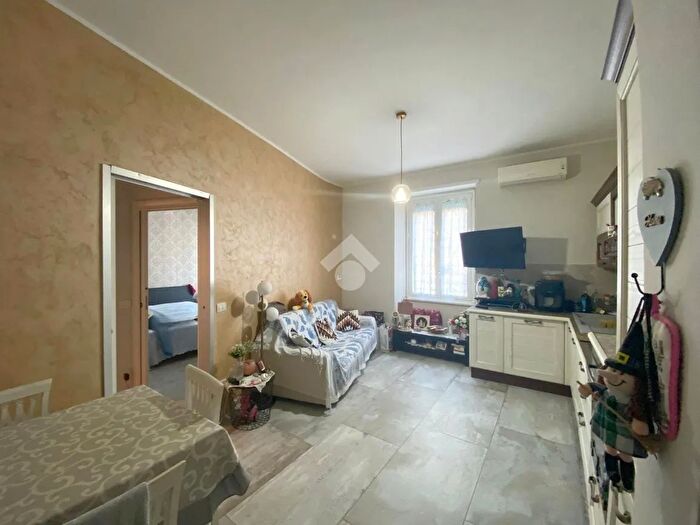 Appartamento bilocale in vendita in Via Tuscolana, Roma