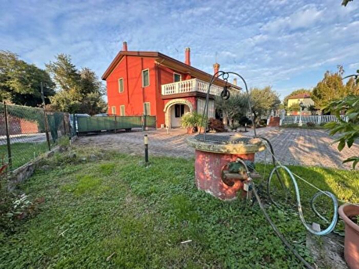 Casa con 6 locali in vendita in Via Valmarana, Mira