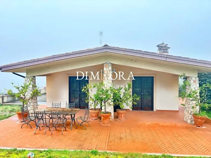 Casa con 6 locali in affitto in Via San Rocco Montecchie, Ferentino