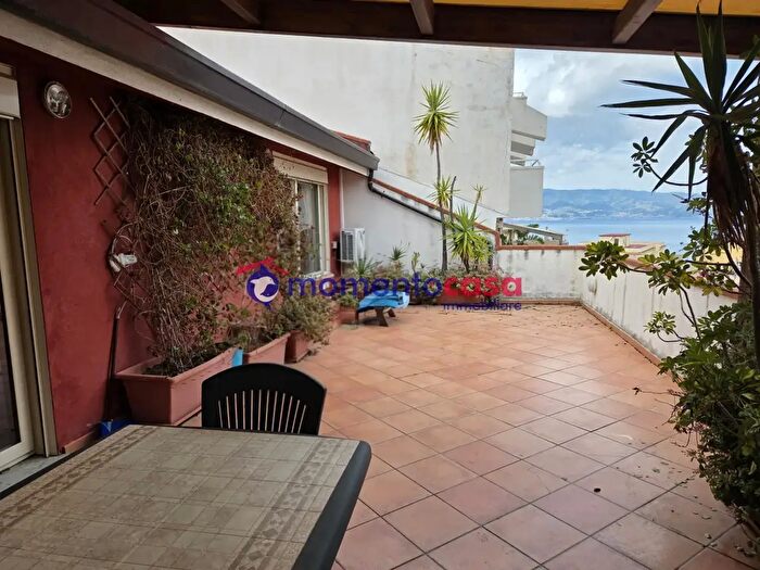 Appartamento con 5 locali in vendita in Via Salita Cappuccinelli, Reggio Calabria