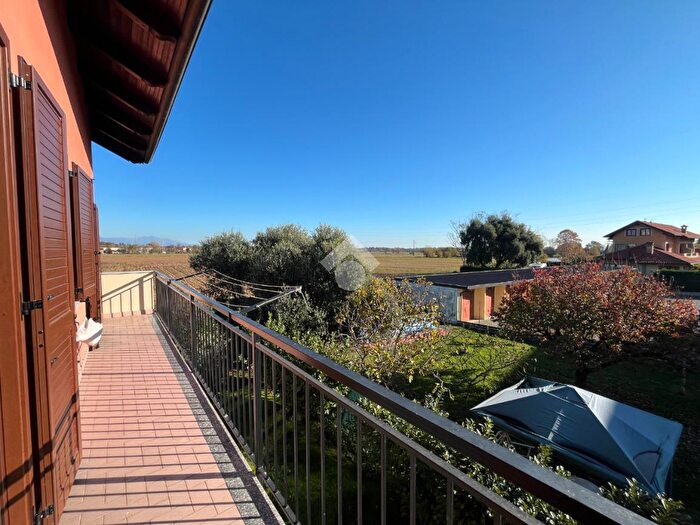 Casa con 7 locali in vendita in Via De Gasperi, San Maurizio Canavese