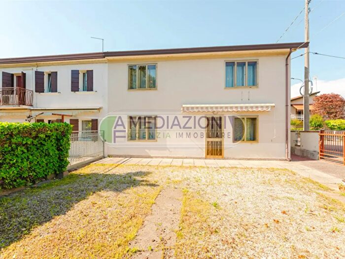 Casa con 6 locali in vendita in Via della Ferrovia, Mira