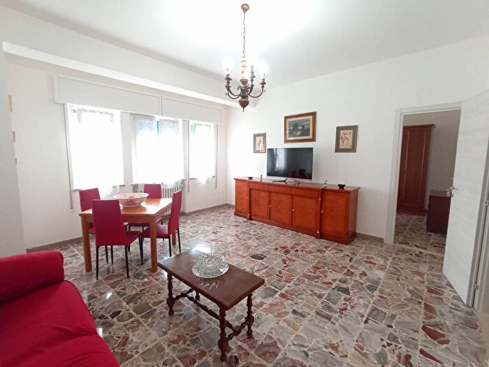 Appartamento con 5 locali in affitto in Via del Mulinetto, Foro Boario, Ferrara