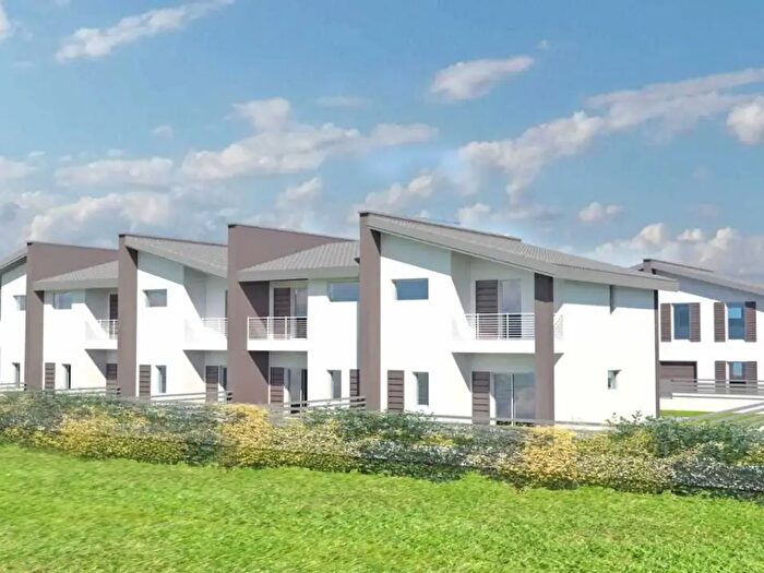 Casa con 6 locali in vendita in Reggio nell'Emilia
