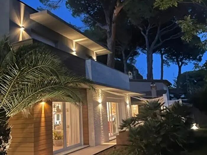 Casa con 5 locali in affitto in Viale Milano, Cervia