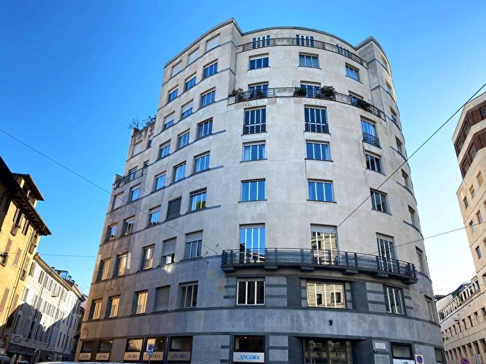 Appartamento con 5 locali in affitto in Via Larga, Missori, Milano