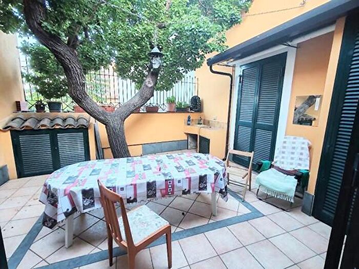 Casa con 6 locali in vendita in Guardia SNC, Acireale