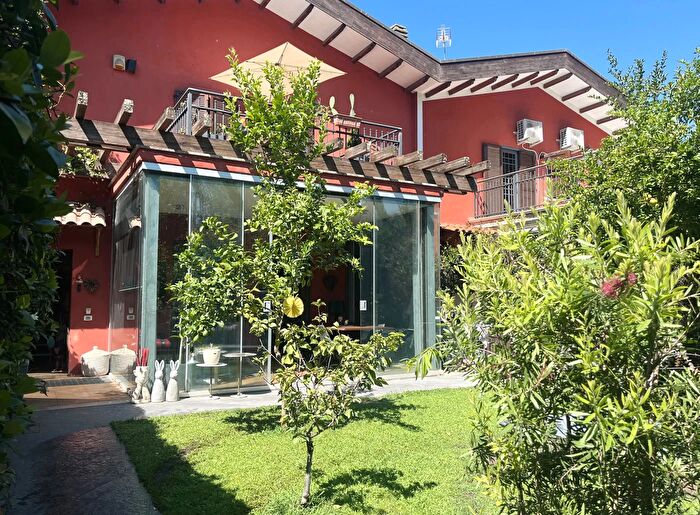 Casa quadrilocale in vendita in Via degli Aldobrandeschi, Roma