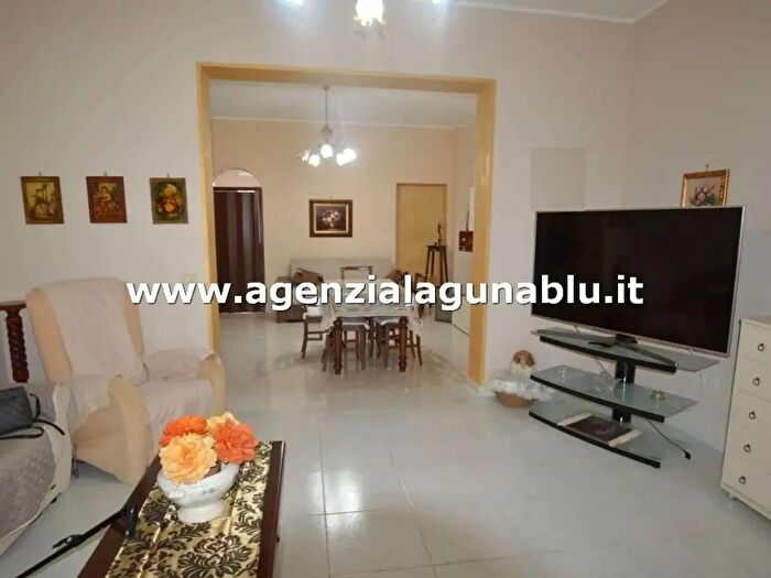 Appartamento trilocale in vendita in Via Roma, Mazara Del Vallo