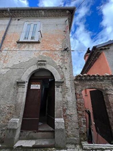 Casa con 6 locali in vendita in Via Colle, Bojano