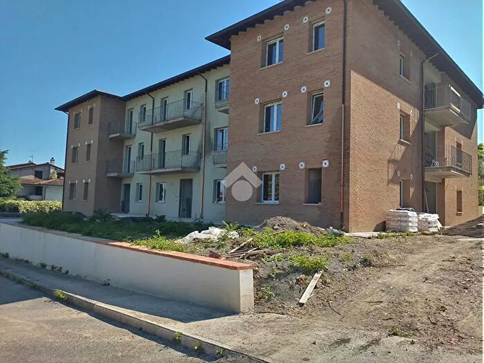 Appartamento trilocale in vendita in Via Golato Bentesi, Deruta