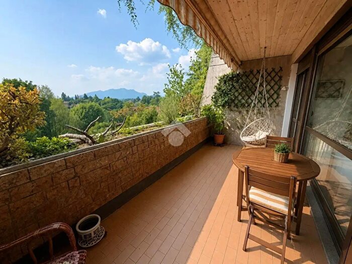 Appartamento quadrilocale in vendita in Via Gasparotto, Varese