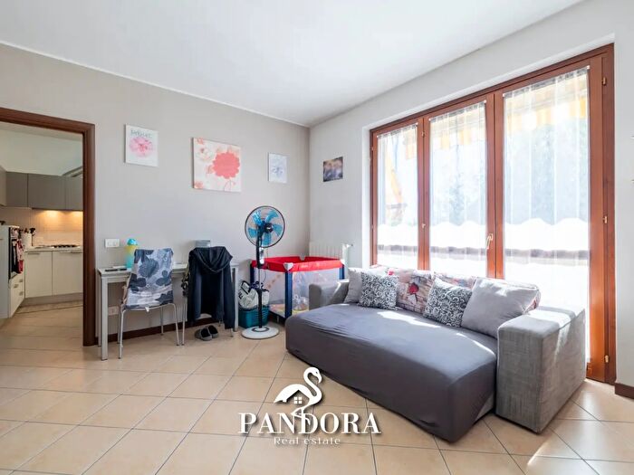 Appartamento in vendita in Via Edmondo De Amicis, Fagnano Olona