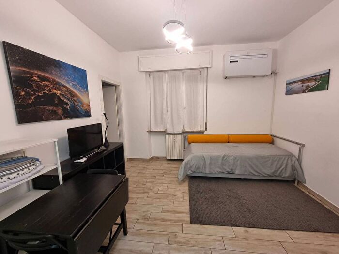 Appartamento monolocale in affitto in Via Riviera, Pavia