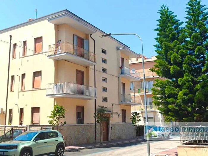 Appartamento trilocale in vendita in Via Mazzini, Ortona