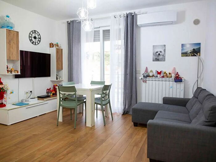 Appartamento trilocale in vendita in Viale Crotone, Catanzaro