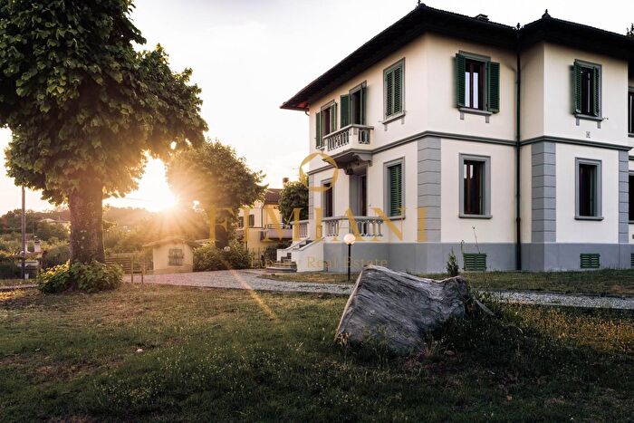 Casa con 12 locali in vendita in Via SFrancesco, Scarperia e San Piero