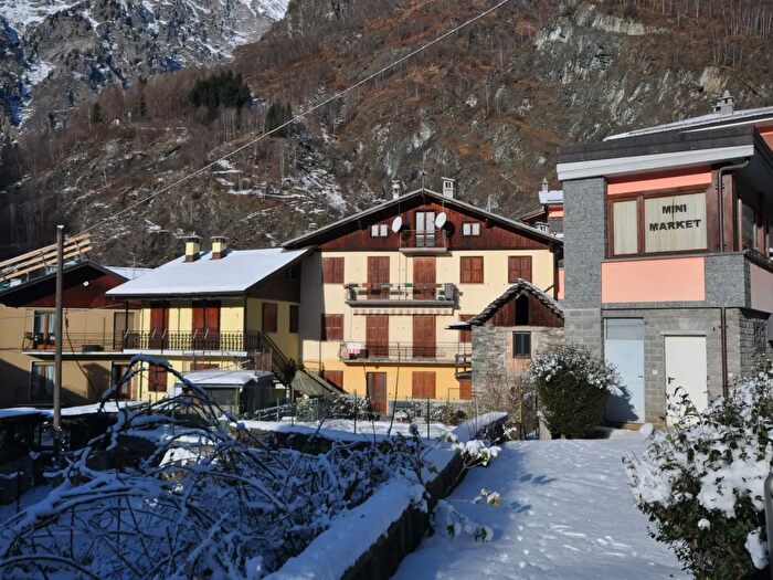 Case in Vendita e in Affitto - 2