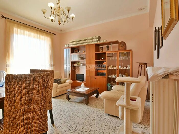 Appartamento trilocale in vendita in Via Giuseppe Verdi, Ascoli Piceno