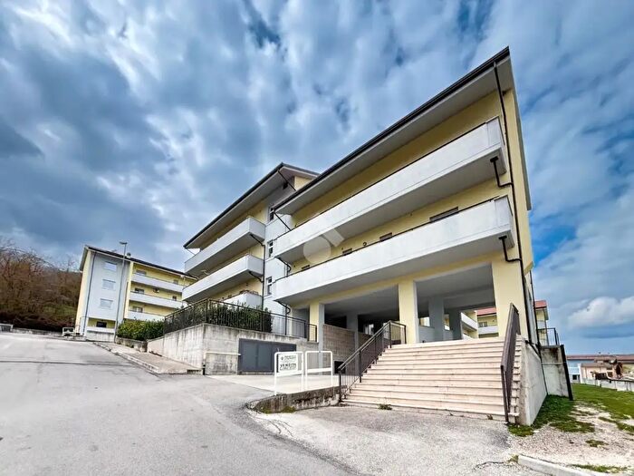 Appartamento quadrilocale in vendita in Via Aia Chiavella, LAquila