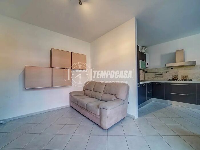 Appartamento bilocale in vendita in Via Giacomo Matteotti, Cavaria Con Premezzo