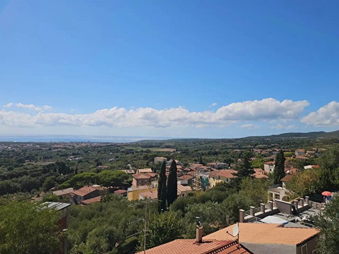 Casa con 5 locali in vendita in Rosignano Marittimo