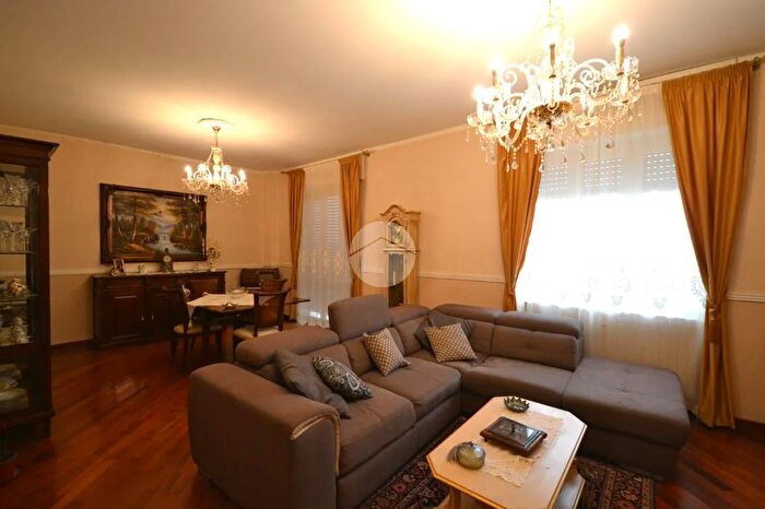 Appartamento quadrilocale in vendita in Via S Massimo, Sedriano