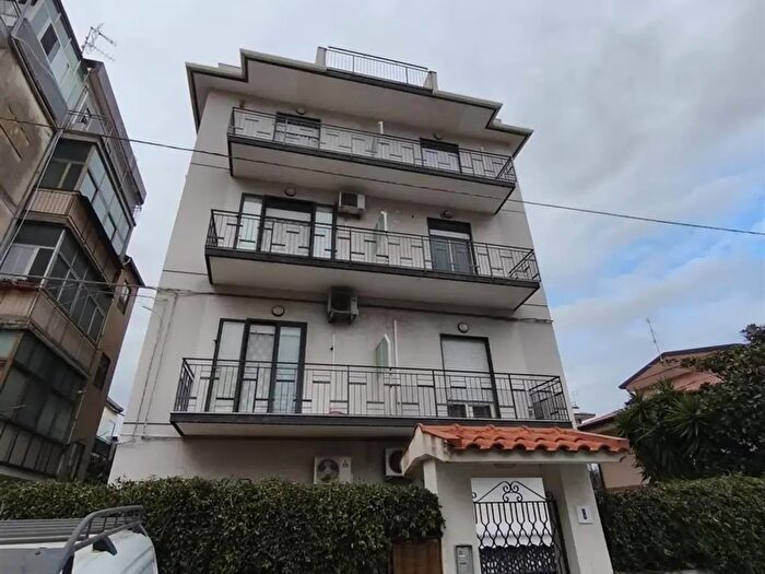 Appartamento trilocale in vendita in Viale Mario Rapisardi, Catania