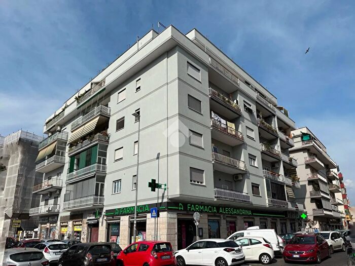 Appartamento quadrilocale in vendita in Via dei Platani, Roma