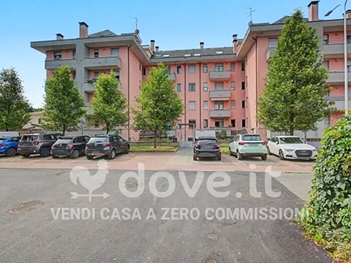 Appartamento trilocale in vendita in Via Siracusa, Busto Arsizio