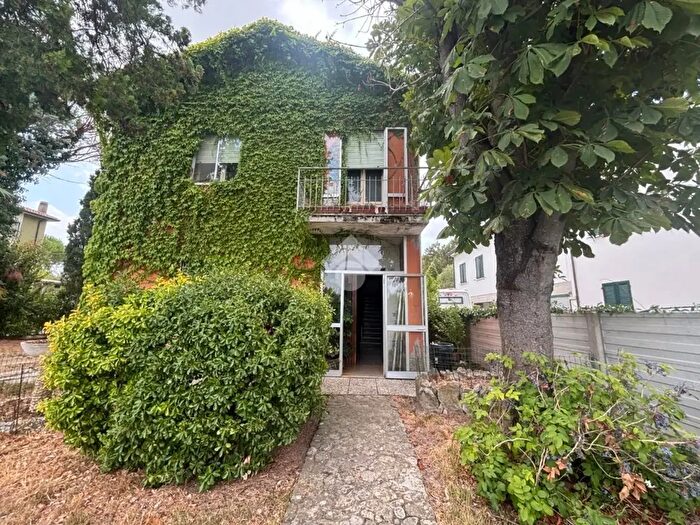 Casa quadrilocale in vendita in Via Molinaccio, Russi