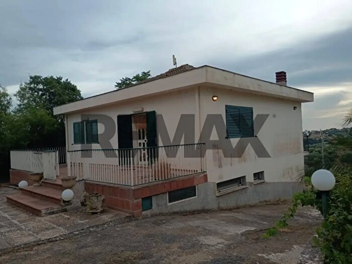 Casa con 6 locali in vendita in Via Collegiata, Caltagirone