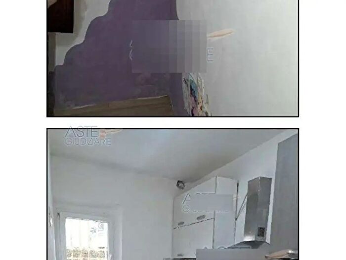 Casa con 7 locali in vendita in Via Gramsci, Cascina