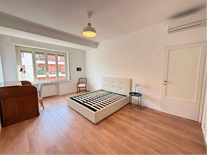 Appartamento con 5 locali in affitto in Via Gaetano Strambio, Città Studi, Milano