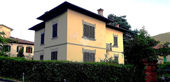Casa con 8 locali in vendita in Via Massimo dAzeglio, San Marcello Piteglio