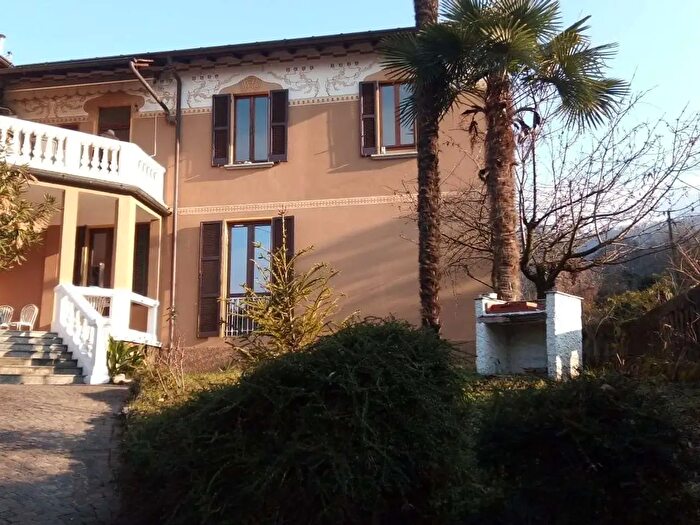 Appartamento bilocale in affitto in Porto Valtravaglia