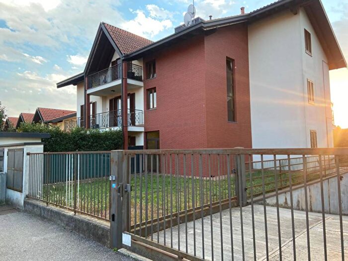 Appartamento bilocale in affitto in Via Alpi, Cardano al Campo