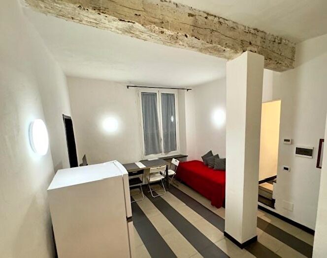 Appartamento quadrilocale in affitto in Via della Maddalena, Genova