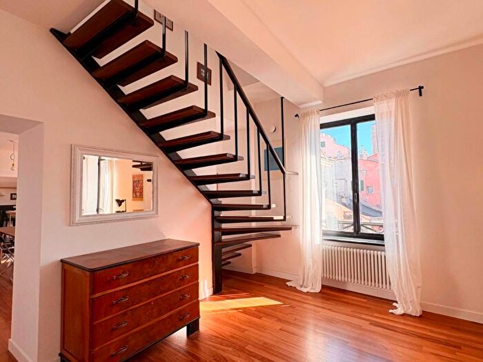 Appartamento con 6 locali in affitto in Salita Pollaiuoli, Molo, Genova