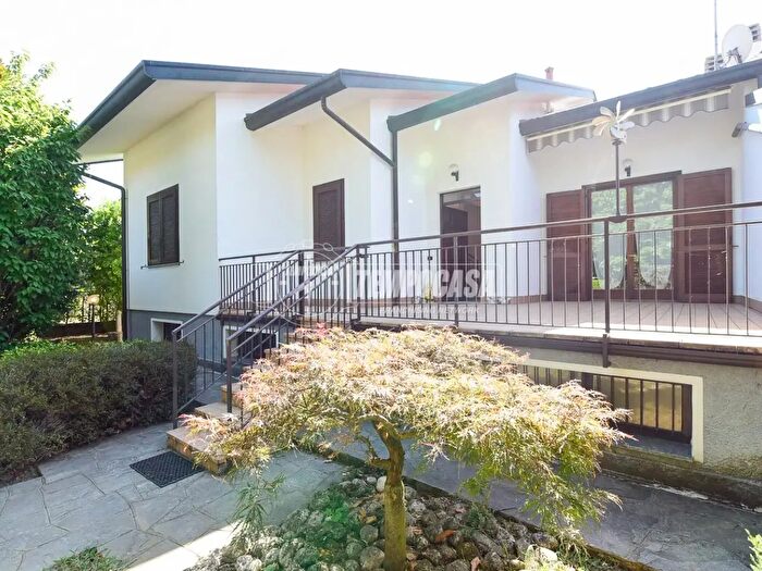 Casa con 5 locali in vendita in Via del Gaggio, Senna Comasco