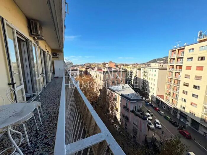 Appartamento con 5 locali in vendita in Via Alessandro Scarlatti, Napoli