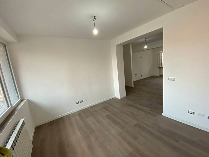 Appartamento quadrilocale in vendita in Milano, Centro, Garbagnate Milanese