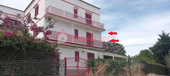 Appartamento quadrilocale in vendita in Via Santa Menna, Vico Del Gargano