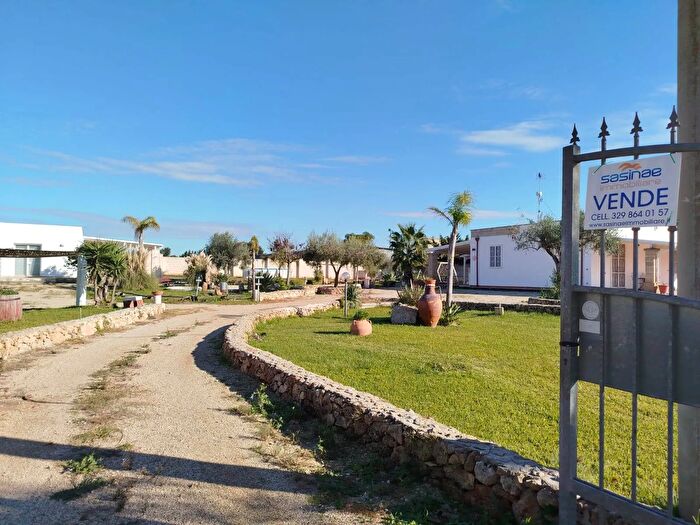 Casa con 6 locali in vendita in Contrada Pittuini Porto Cesareo, Nardo