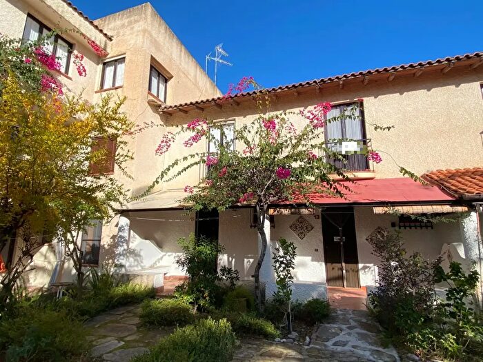 Appartamento trilocale in vendita in Via del Mare, Oliveri