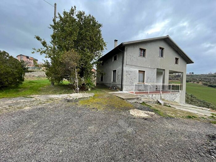 Casa trilocale in affitto in Via Capragrassa, Atessa