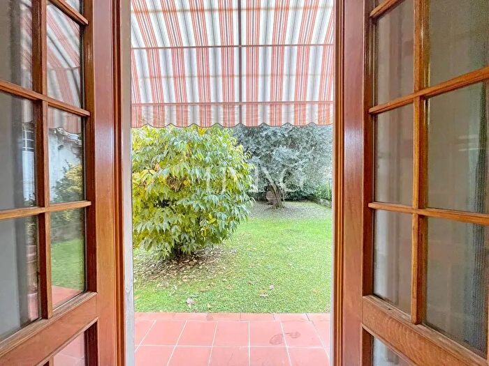 Casa con 6 locali in vendita in Lucca