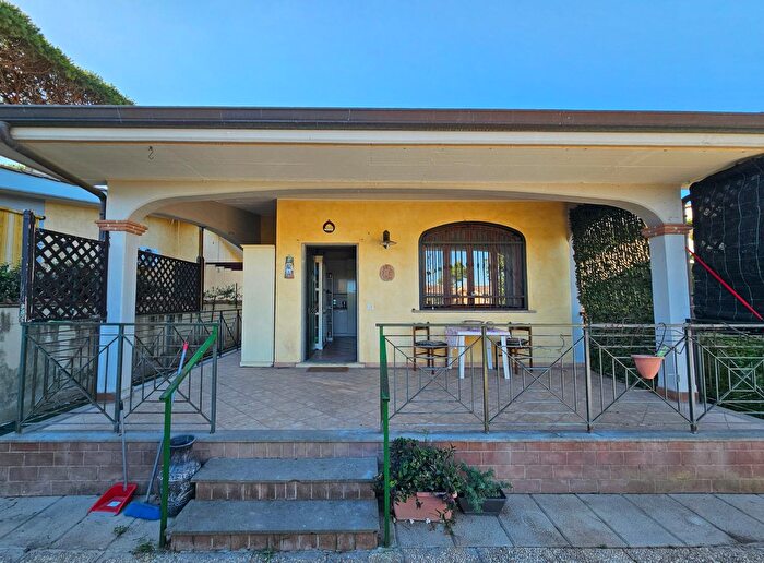 Casa trilocale in vendita in Via degli Abeti, Ardea